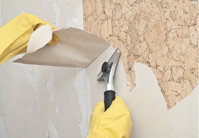 Cách bóc giấy dán tường