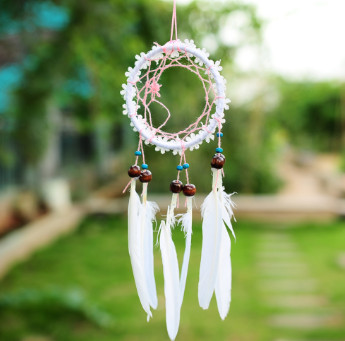 trang-tri-phong-be-gai-Dreamcatcher