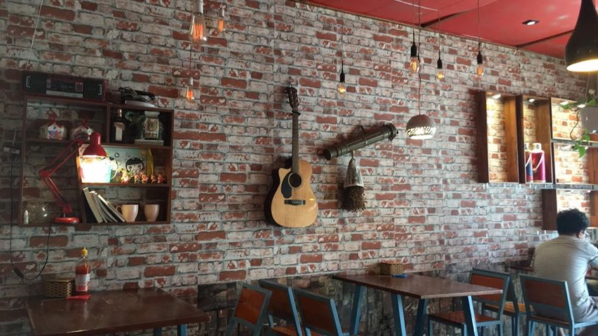 Giấy dán tường giả gạch cho quán cafe