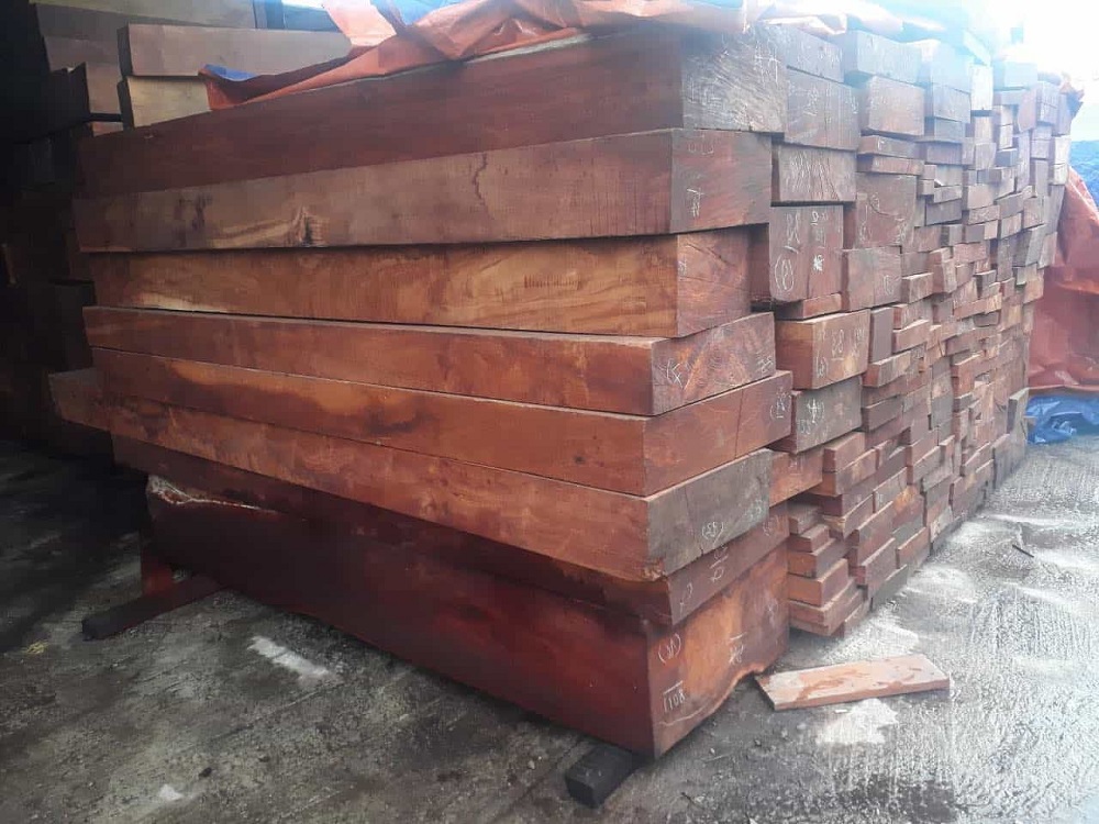 Gỗ căm xe Lào