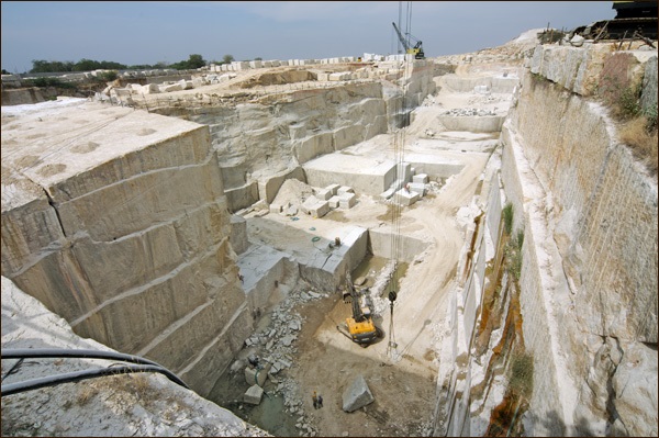 Khai thác đá Granite