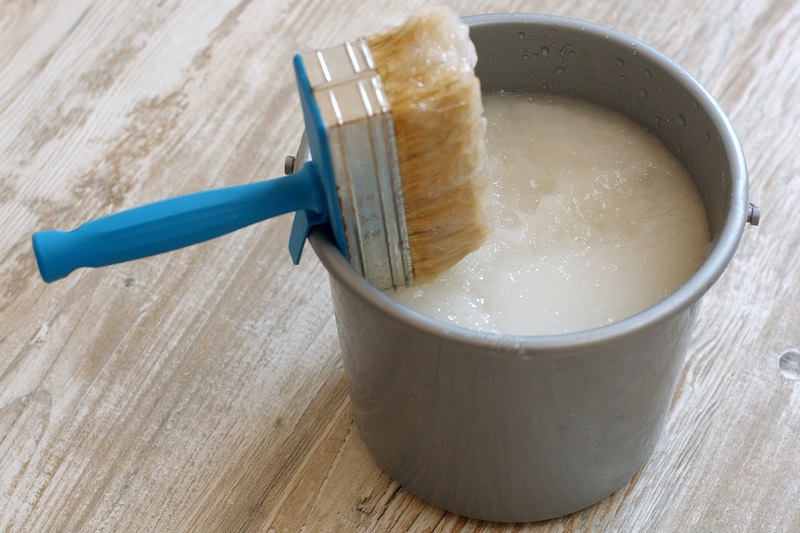 Pha keo giấy dán tường