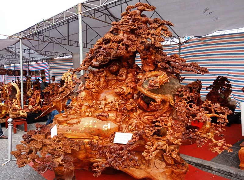 Tượng phật gỗ Hương