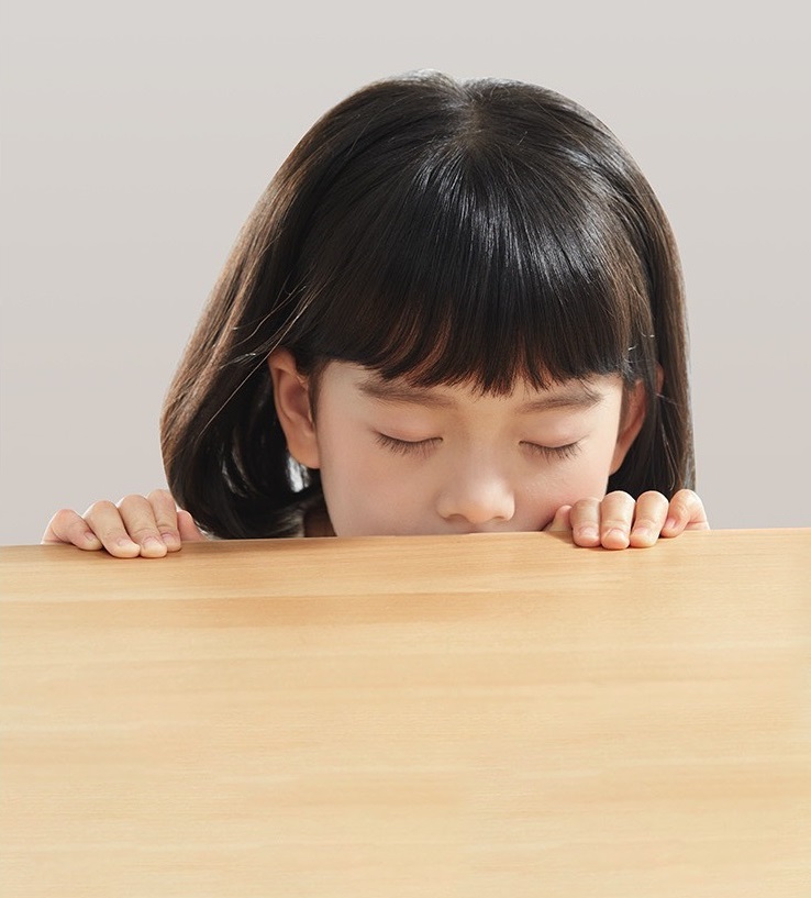 An toàn bàn học cho bé lớp 1