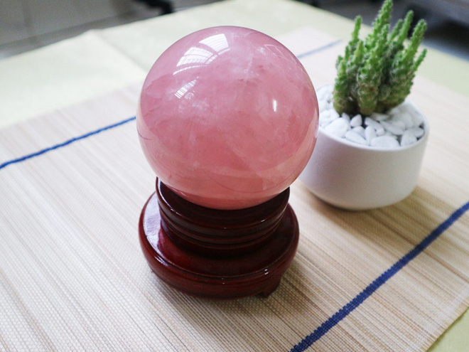 Quả cầu thạch anh có tác dụng tích cực