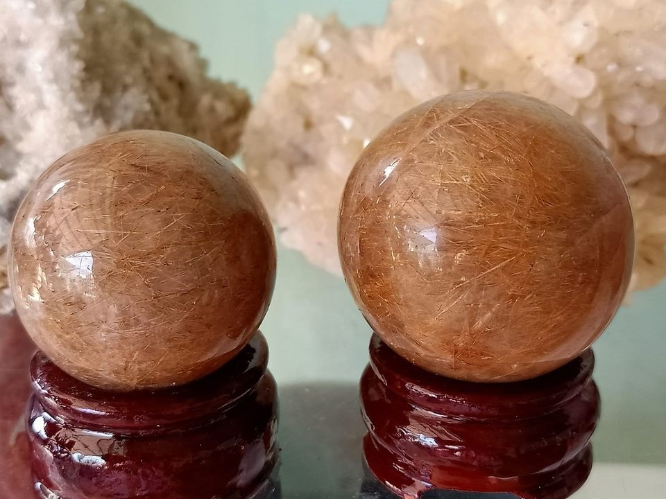 Quả cầu thạch anh tóc nâu