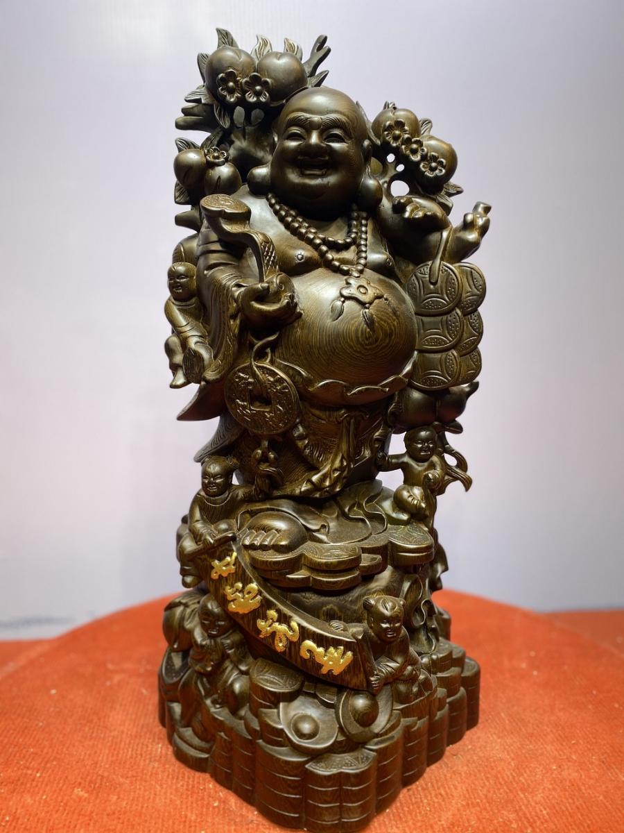 Tượng phật Di Lặc cành đào