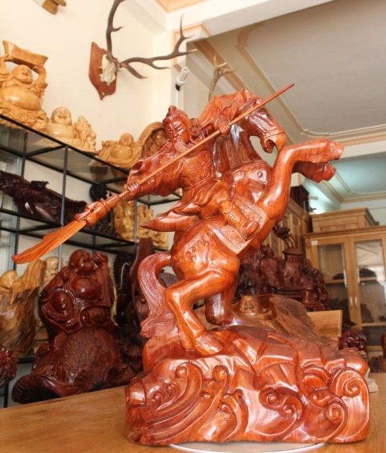 Tượng Quan Công cưỡi ngựa