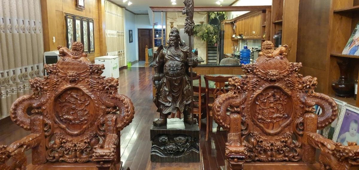 Tượng Quan Công phòng khách