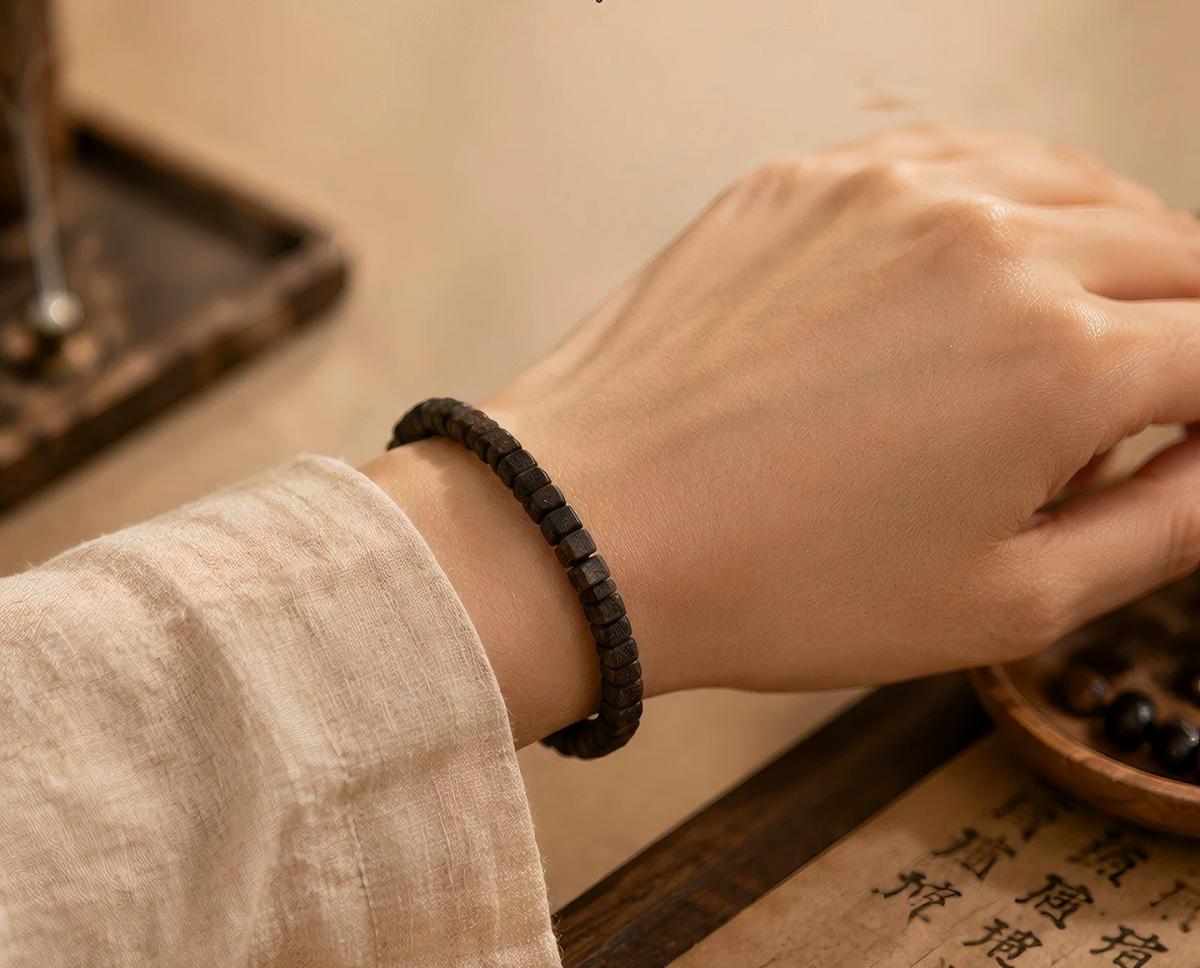 Ý nghĩa phong thủy của vòng tay trầm hương