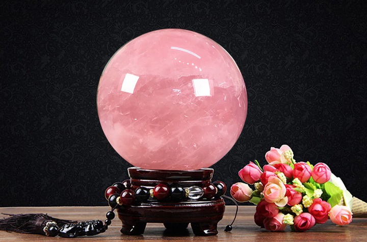 Ý nghĩa quả cầu thạch anh hồng